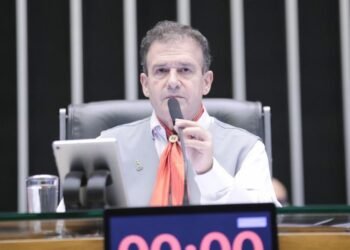 Plenário poderá votar projeto que prioriza atendimento de pais, mães e cuidadores da pessoa com deficiência pelo SUS