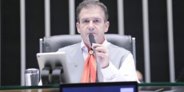 Plenário poderá votar projeto que prioriza atendimento de pais, mães e cuidadores da pessoa com deficiência pelo SUS