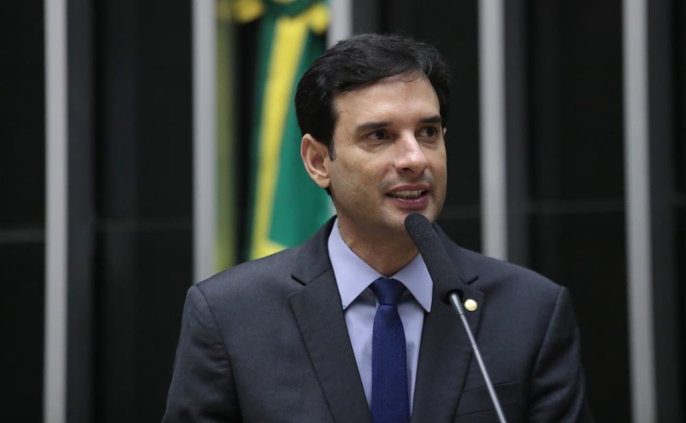 Leo Prates solicita informações sobre relação entre o ministério da Saúde e operadoras de planos de saúde