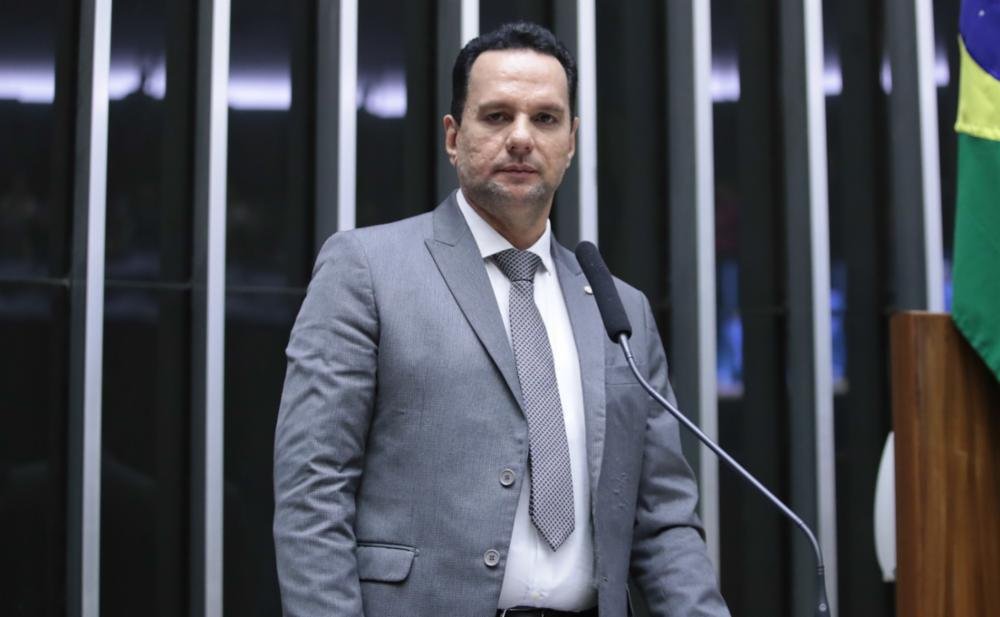 Proposta de Josenildo institui política para incluir pessoas com TEA no mercado de trabalho