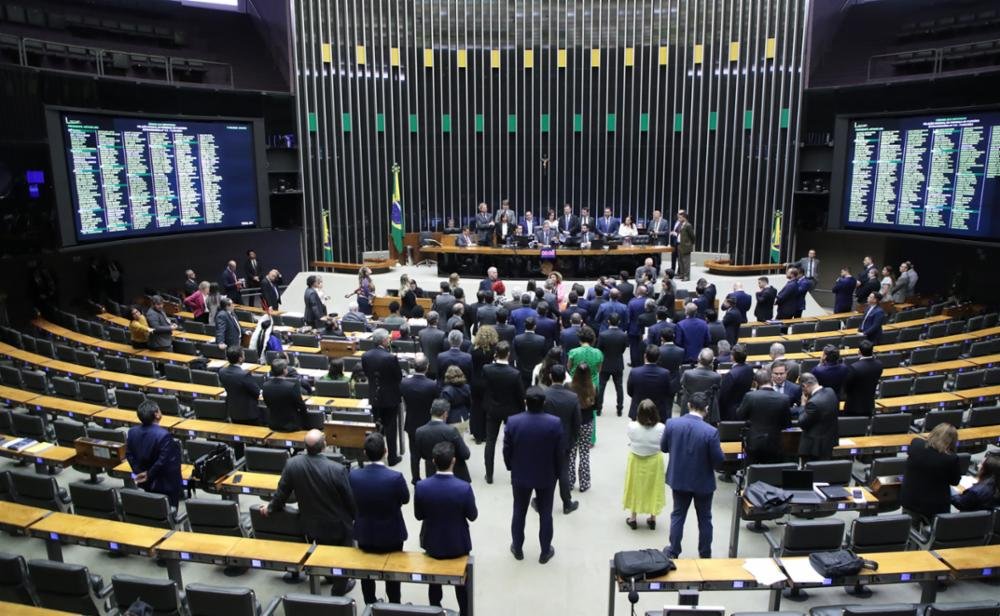 Vai à sanção o projeto que institui o Programa Mover e a taxação de produtos importados