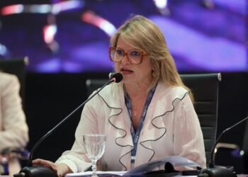 Aprovado parecer de Flávia Morais a projeto que estipula prazo para decisões do Conselho de Recursos da Previdência Social