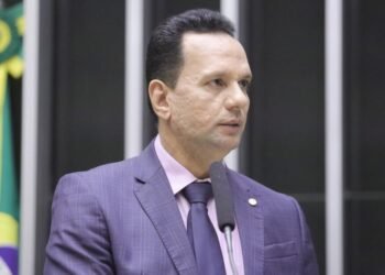 Projeto de coautoria de Josenildo institui política de proteção a desalojados e desabrigados por desastres climáticos