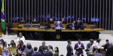 Câmara aprova relatório de pedetistas a projeto que insere pessoas com transtorno do espectro autista no mercado de trabalho