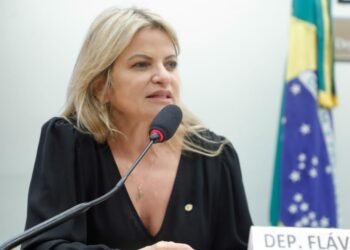 Proposta de Flávia Morais prevê uso de dinheiro do fundo das telecomunicações em ações de telessaúde