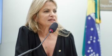 Comissão aprova projeto de Flávia Morais e garante inscrição gratuita de escolas públicas em jogos estudantis