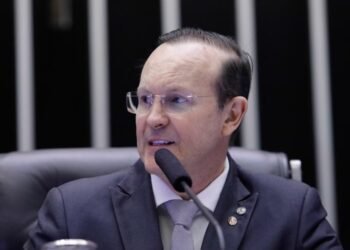 Parecer de Márcio Honaiser a projeto que amplia cuidados a alunos com TDHA o outro tipo de transtorno é aprovado em comissão