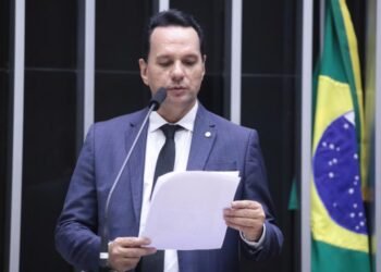 Comissão aprova parecer de Josenildo ao projeto que veda cobrança de tarifa bancária de depósito a municípios oriundas de convênios