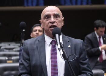 Projeto de Mário Heringer estimula motorista profissional a não cometer infração de trânsito