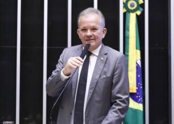 Proposta de André Figueiredo que regulamenta a profissão de biotecnologista é aprovado em comissão