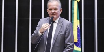 Proposta de André Figueiredo que regulamenta a profissão de biotecnologista é aprovado em comissão