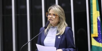 Flávia Morais apresenta projeto que obriga unidade de saúde e outras instituições notificarem lesão pulmonar causada pelo cigarro eletrônico