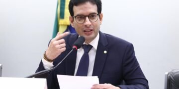 Comissão de Trabalho aprova parecer de Leo Prates sobre acordo assinado por países do Mercosul