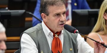 Aprovado projeto de Pompeo de Mattos que propõe aposentadoria especial a supervisor de secretaria de educação