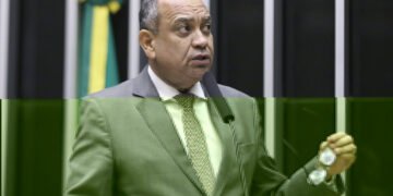 Max Lemos apresenta proposta com ações para preservar e conservar os recursos hídricos naturais brasileiros