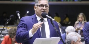 Projeto de coautoria de Dorinaldo alerta para o perigo das apostas constantes em Bets