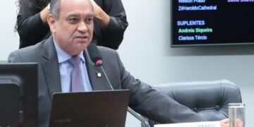 Comissão aprova projeto de Max Lemos que libera o licenciamento veicular após o pagamento do tributo