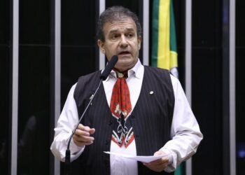 Pompeo apresenta requerimento com “Moção de repúdio” à decisão de Trump de sobretaxar as exportações brasileiras