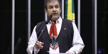 Pompeo apresenta requerimento com “Moção de repúdio” à decisão de Trump de sobretaxar as exportações brasileiras