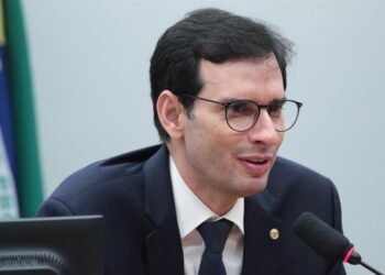 Leo Prates é primeiro vice-presidente da comissão que vai analisar novo marco legal do transporte individual por aplicativo