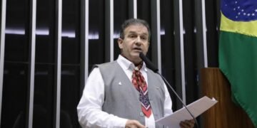 Grupo de trabalho debate verificação etária, publicidade, jogos e proteção da infância na internet