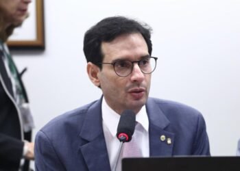 Comissão aprova meia-entrada para cuidadores de pessoas com deficiência