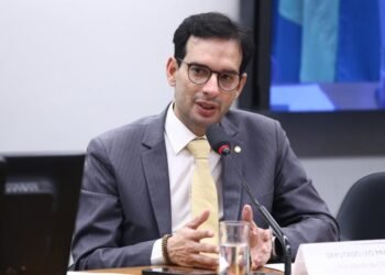 Comissão aprova projeto de Leo Prates que cria programa de combate ao crime on-line contra pessoas com deficiência