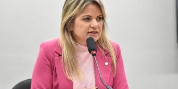 Comissão aprova data para promover ações de combate ao câncer