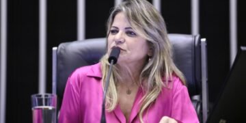 Parecer aprovado de Flávia Morais reforça o uso de aeronaves e outros meios para transportar órgãos