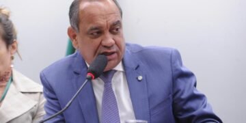 Comissão de Minas e Energia aprova parecer de Max Lemos a projeto com normas para exercer cargo na ANP