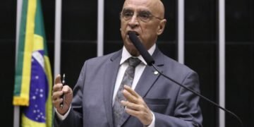 Projeto de Lei do líder do PDT propõe medidas para combater lavagem de dinheiro