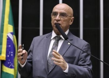 Dr. Mário Heringer critica uso da engenharia do Exército para realizar obras em parceria com órgãos públicos