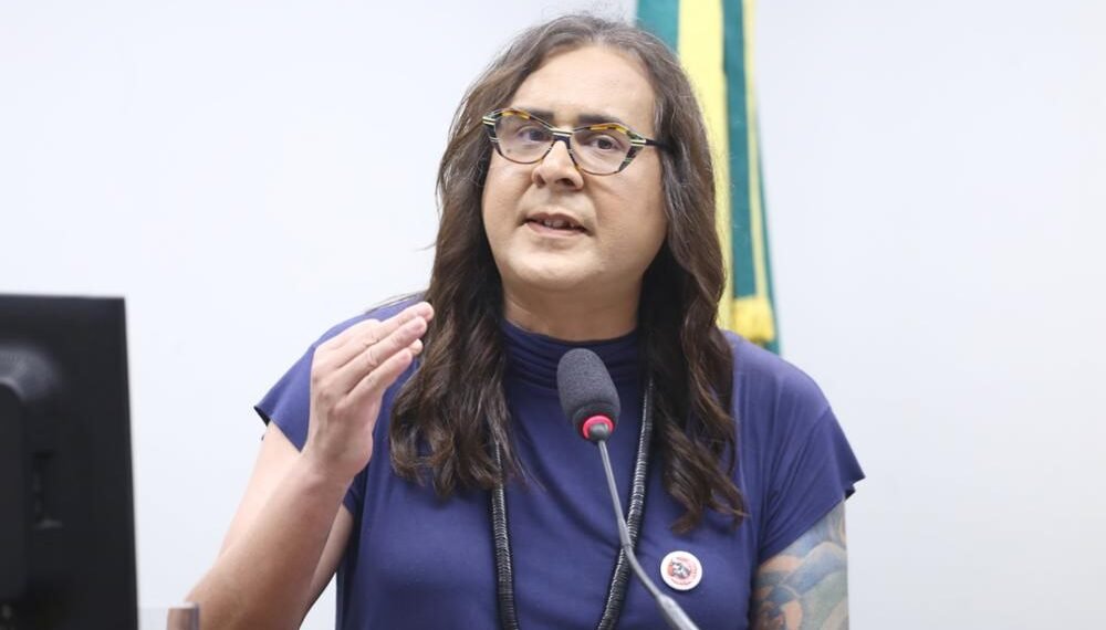 Política Nacional de Promoção dos Direitos e Atenção Integral às Pessoas Idosas com TEA é aprovada em Comissão