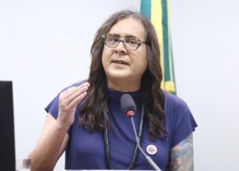 Política Nacional de Promoção dos Direitos e Atenção Integral às Pessoas Idosas com TEA é aprovada em Comissão