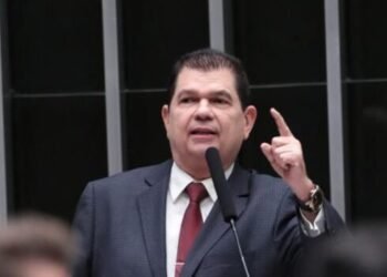 Deputado Mauro BEnevides Filho (PDT_CE), relator do Projeto de Lei Complementar (PLP) 108/24
