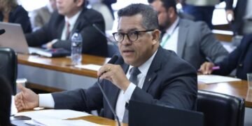 Dorinaldo preside medida provisória que garante adicional de fronteira para servidores