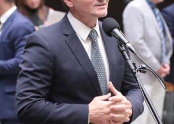 Celso Sabino apresenta à Câmara projeto com código de conduta para combater turismo sexual de criança e adolescente