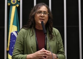Projeto de combate à misoginia e comunidades como red pill passa a tramitar na Câmara dos Deputados