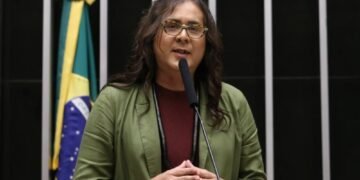 Projeto de combate à misoginia e comunidades como red pill passa a tramitar na Câmara dos Deputados