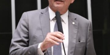 Parecer de André Figueiredo que estipula piso salarial para veterinários é aprovado em comissão