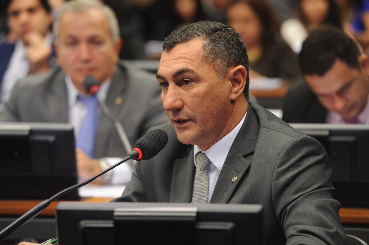 Jesus Sergio convida ministro para esclarecer metas da Pasta na Comissão de Minas e Energia