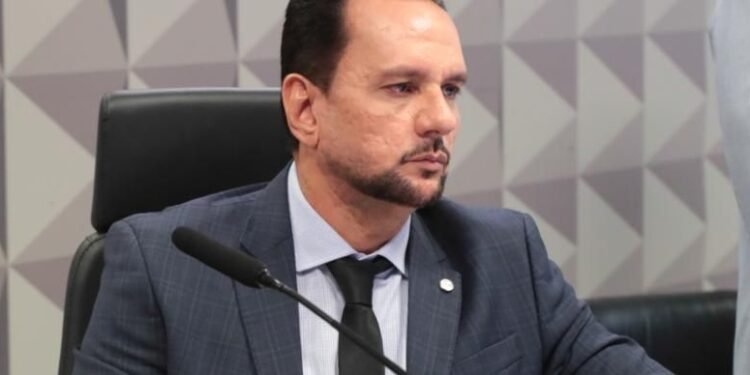 Iniciativa de Josenildo inclui pescador artesanal na lei que homenageia pesca esportiva