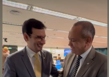 Comissão aprova projeto que garante emissão gratuita da 1ª via do passaporte para pessoas com deficiência