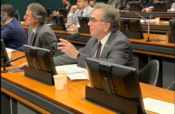 Aprovado PL de Leônidas Cristino que concede benefício fiscal na compra de equipamento que retira o sal do mar