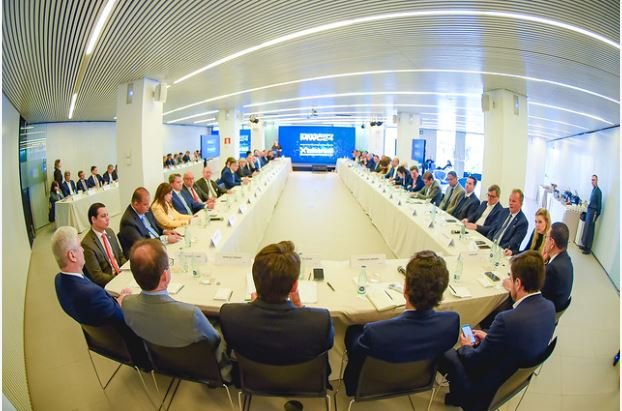 André Figueiredo e Eduardo Bismarck debatem na Espanha a conectividade no Brasil e no mundo