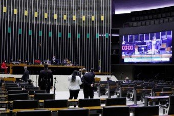 Câmara aprova uso obrigatório de máscara em todo o País