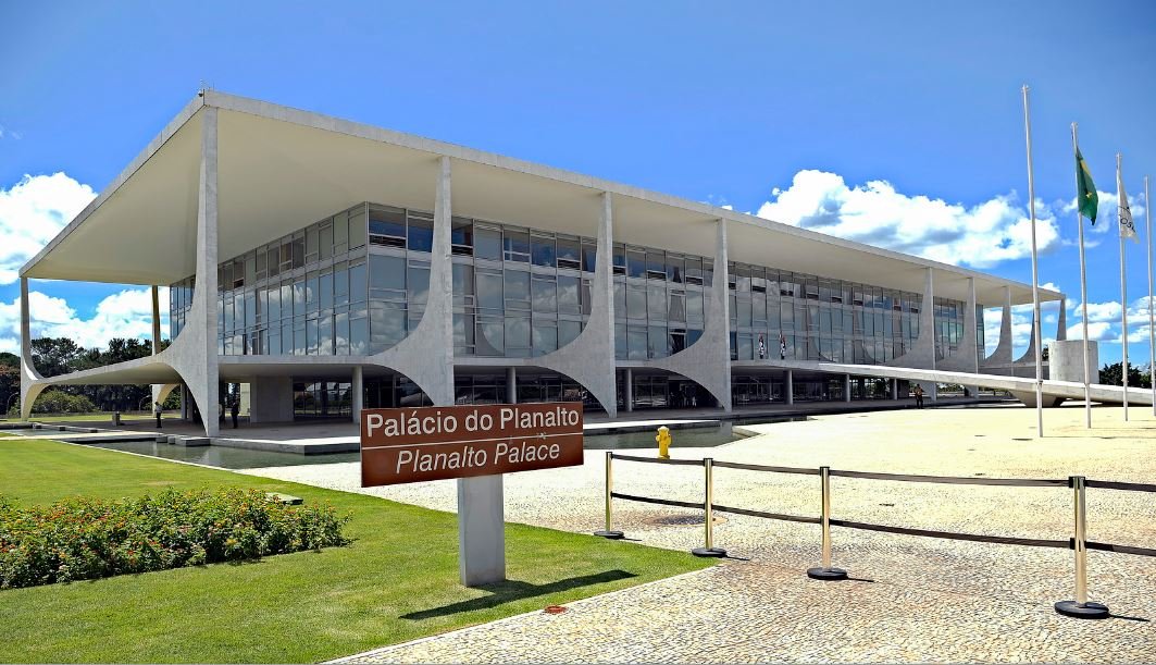 MP cria poupança para incentivar permanência de jovens no ensino médio