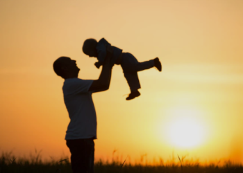 Senado aprova e projeto que garante aumento gradual da licença-paternidade vai à sanção presidencial