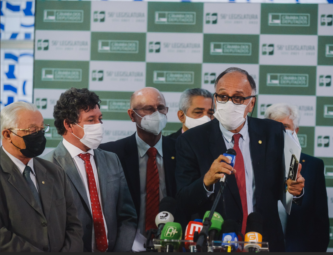 Oposição aciona justiça para investigar denúncias de servidores do INEP