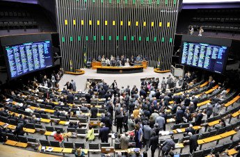 Senado vota reforma política e texto volta para reanálise na Câmara